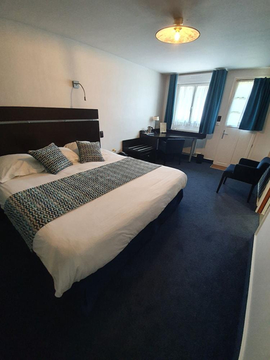 Bedroom 2, Hotel de La Croix d'Or, Manche