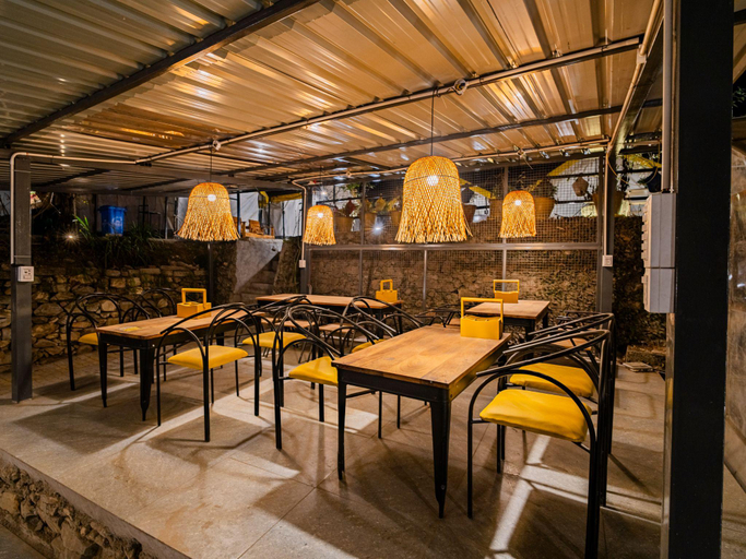 Food & Drinks 3, The Hosteller Kasol Riverside, Kullu