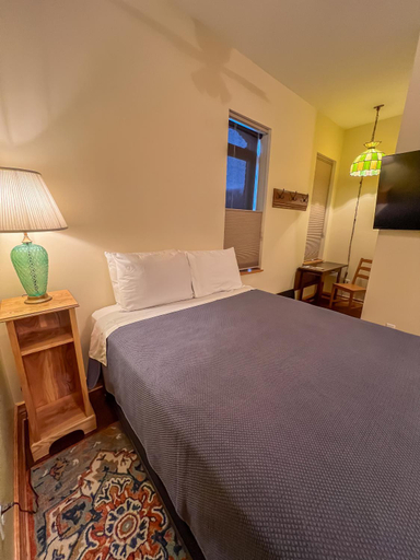Bedroom 1, Elkader Suites, Clayton