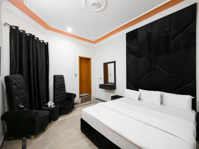 Others 4, Hotel A-One, Multan