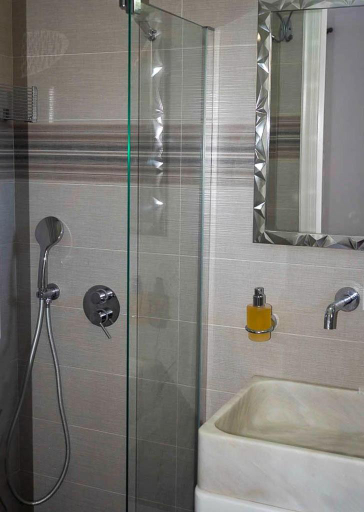 Bathroom 2, Anemoessa Studios, South Aegean