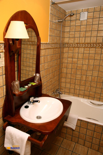 Bathroom 4, Hotel Bujaruelo, Huesca