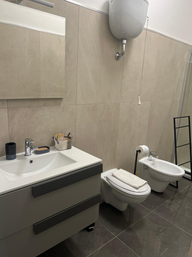 Others 3, B&B Ladislaus, Roma