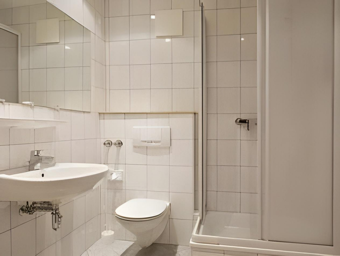 Bathroom 3, Hotel Restaurant Fricke, Region Hannover