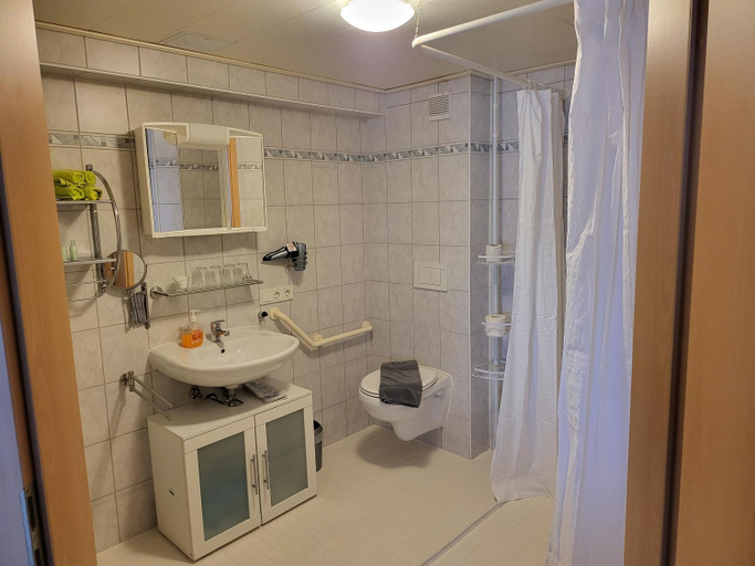 Bathroom 3, Hotel Seerose Garni, St. Wendel