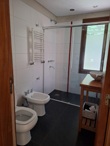 Bathroom 4, Origen de la Bahia, Los Lagos
