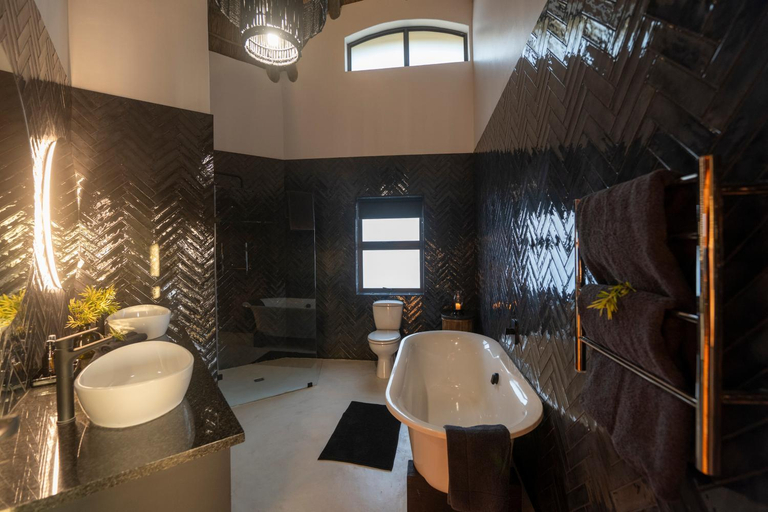 Bathroom 5, Gondwana Game Reserve, Eden