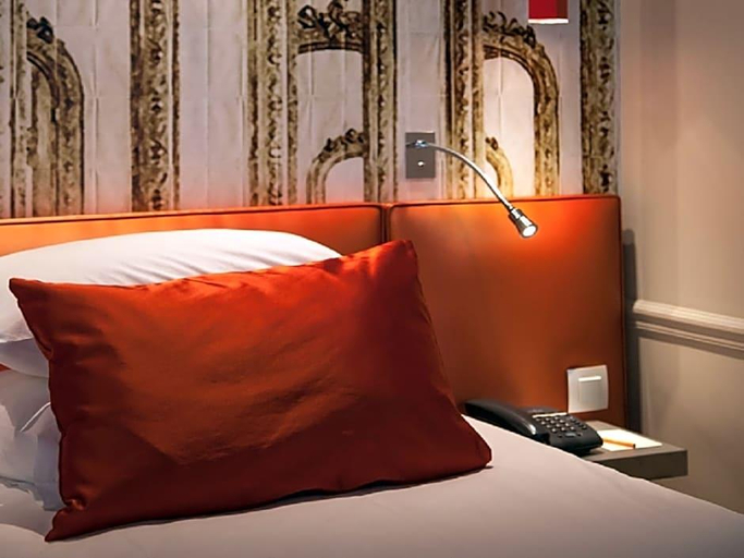 Bedroom 2, Le Clos Medicis, Paris