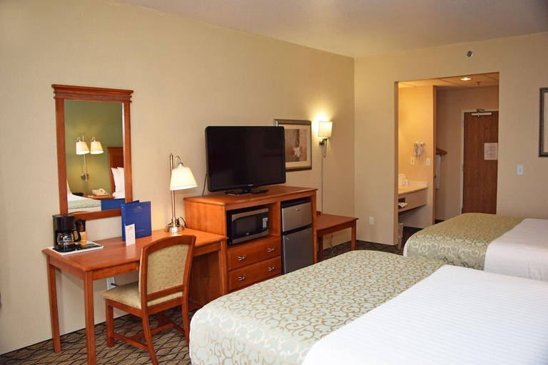 Bedroom 3, Beachfront Hotel Houghton Lake, Roscommon