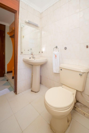 Bathroom 4, Jupiter Guest Resort Lang'ata, Langata