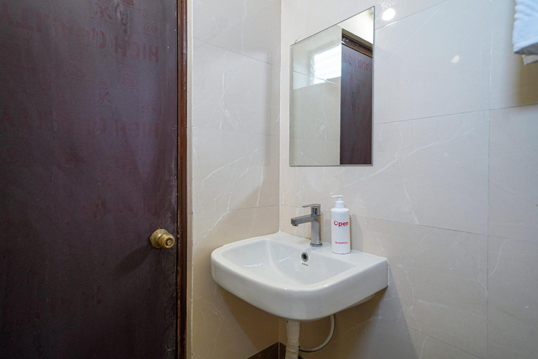 Bathroom 5, Open Hotel by Olive - Buzz Studio, Ranga Reddy