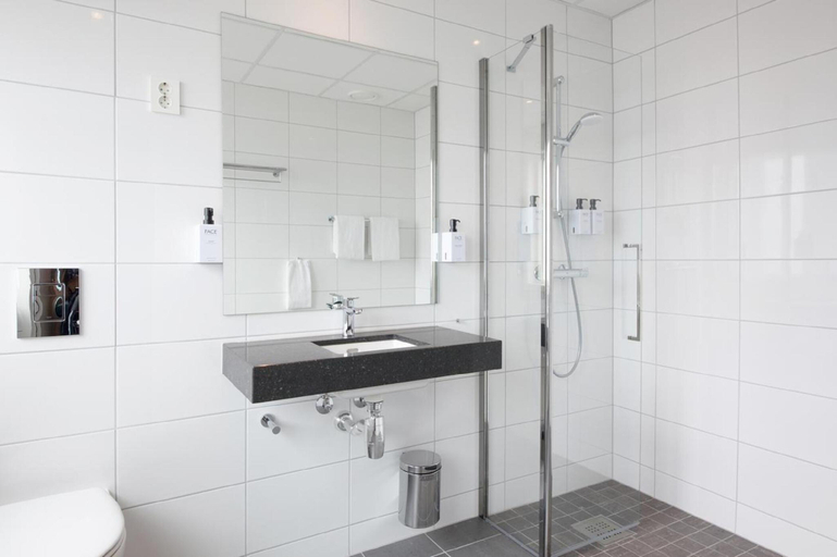 Bathroom 4, Scandic Sjølyst, Oslo