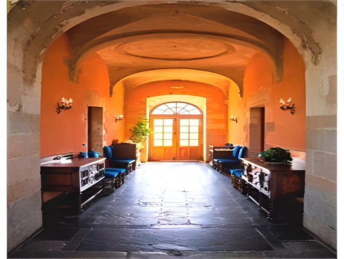 Interior view 3, Abbaye De Villeneuve, Loire-Atlantique