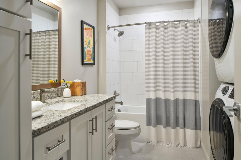 Bathroom 4, Sentral Sobro, Davidson