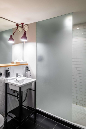 Bathroom 4, pentahotel Leuven, Vlaams Brabant