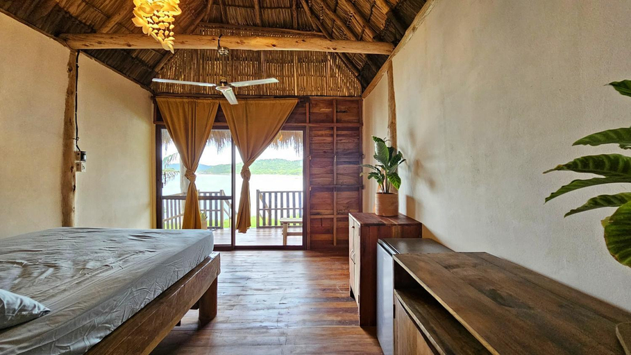 Bedroom 2, Monkey House Hostel, Tola