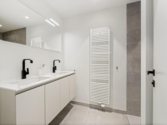 Bathroom 4, Beautiful Apartment in the Center, West-Vlaanderen