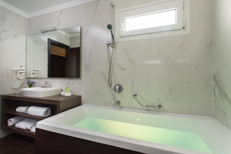 Bathroom 5, Egnatia, Central Macedonia