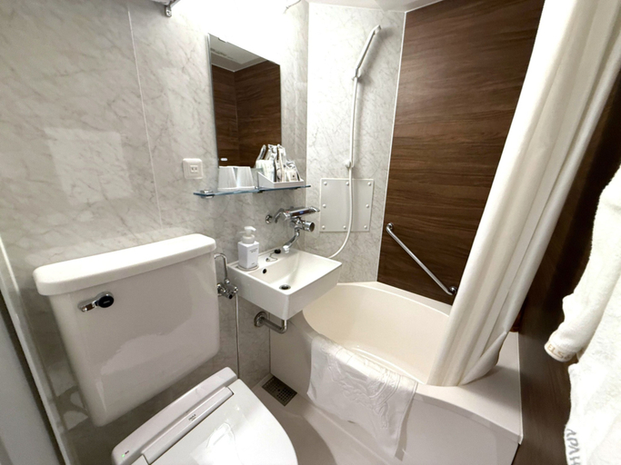 Bathroom, APA Hotel Keikyu Kamata-Ekimae Nishi, Ōta