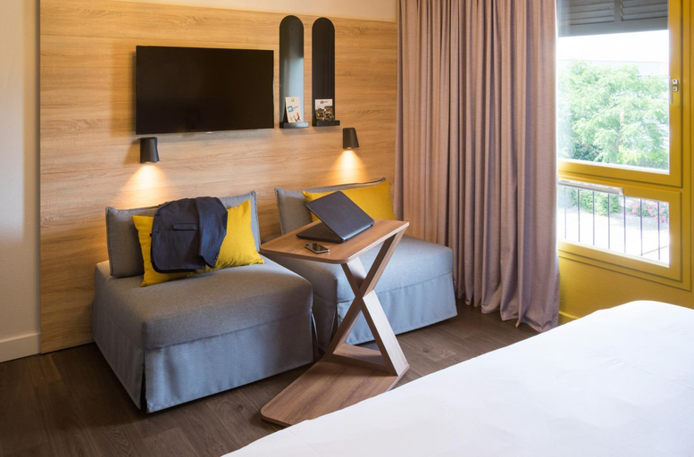 Bedroom 4, ibis Styles Carcassonne La Cité, Aude