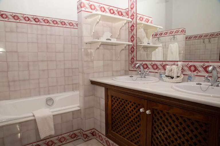 Bathroom 3, Hotel Cortijo El Esparragal, Sevilla