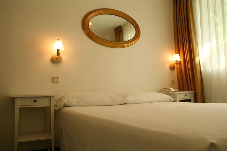 Bedroom 4, Hotel Indiana, Madrid