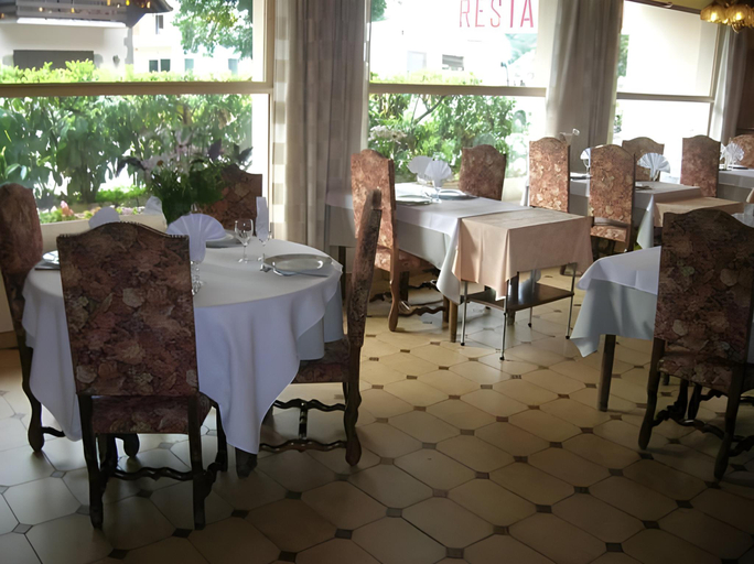 Food & Drinks 4, Hotel-Restaurant "Les Rochers", Haute-Savoie