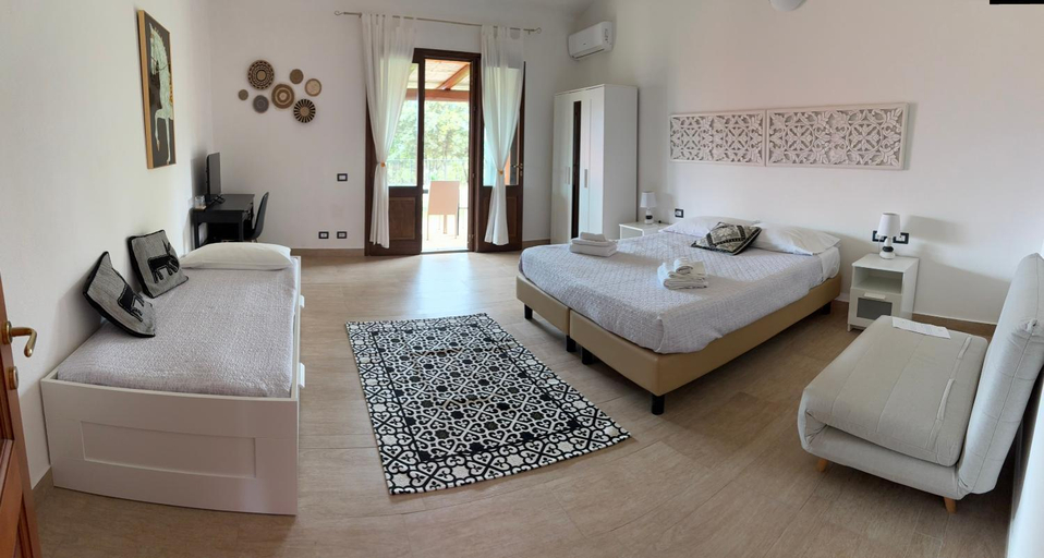 Bedroom 3, Lugh'e Luna, Oristano