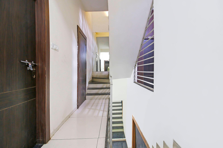 Public Area 3, Fabhotel Sugar Cube, Bhopal