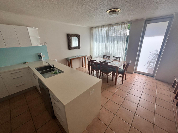 Others 5, Chateau Royale Beach Resort, Maroochy - Maroochydore