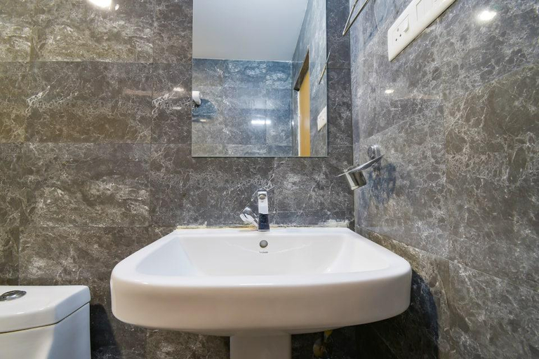 Bathroom, HOTEL RAINTR33, Hyderabad