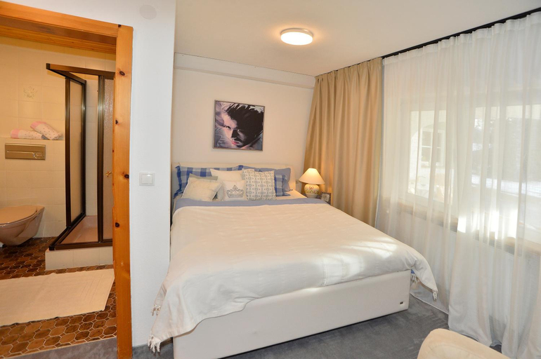 Bedroom 3, Hotel Christina, Innsbruck Land