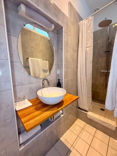 Bathroom 4, Le Grand Hotel, Alpes-de-Haute-Provence