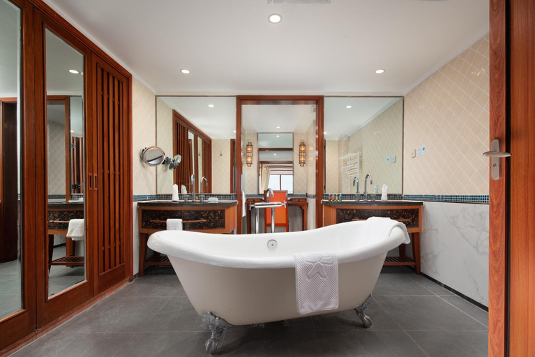 Bathroom 5, Horizon Resort & Spa Yalong Bay, Sanya