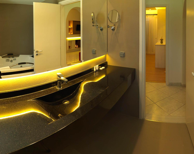 Bathroom 3, Epavlis Beach Resort, Peloponnese