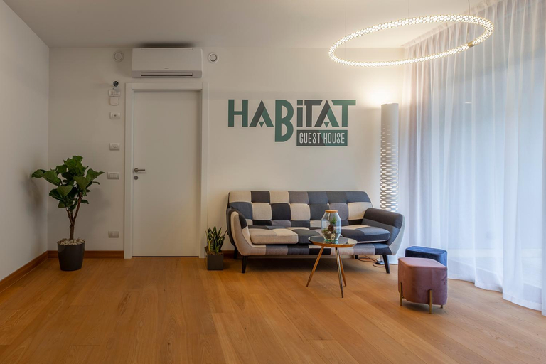 Public Area, Habitat Guest House, Trento