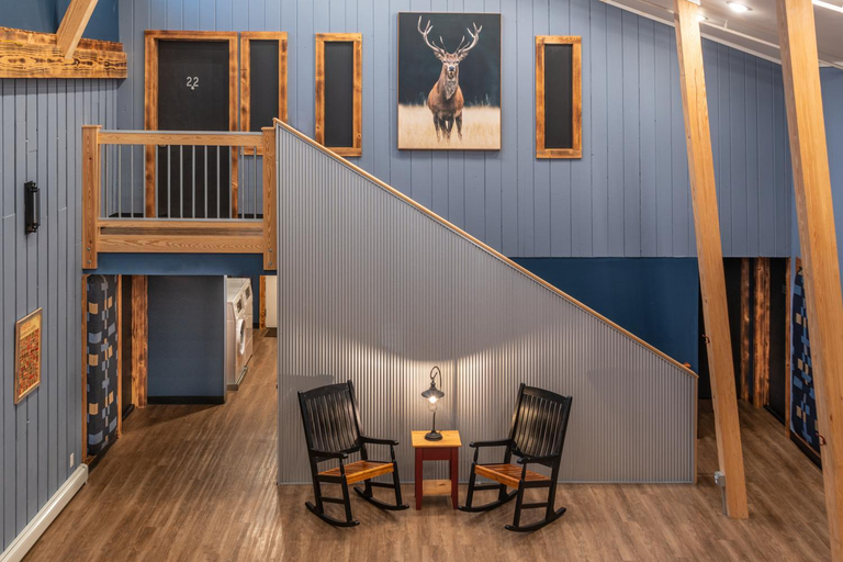 Public Area 2, Mad River Lodge, Washington
