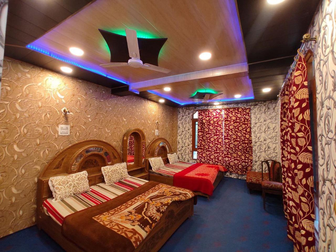 Others 3, Young Bombay guesthouse, Srinagar