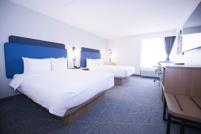 Bedroom 4, Hampton Inn Chicago-Carol Stream, Dupage