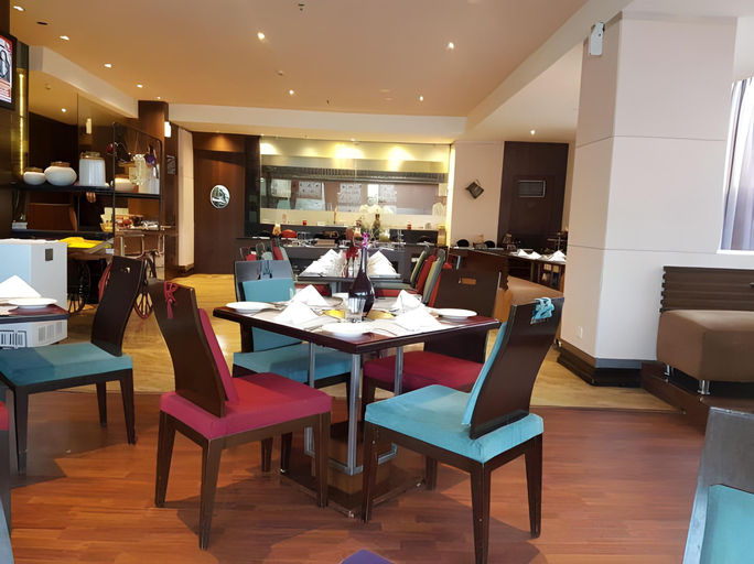 Food & Drinks 5, Royal Orchid Central Jaipur, Bani Park, Jaipur