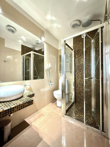 Bathroom 3, Hotel Heban, Toruń City
