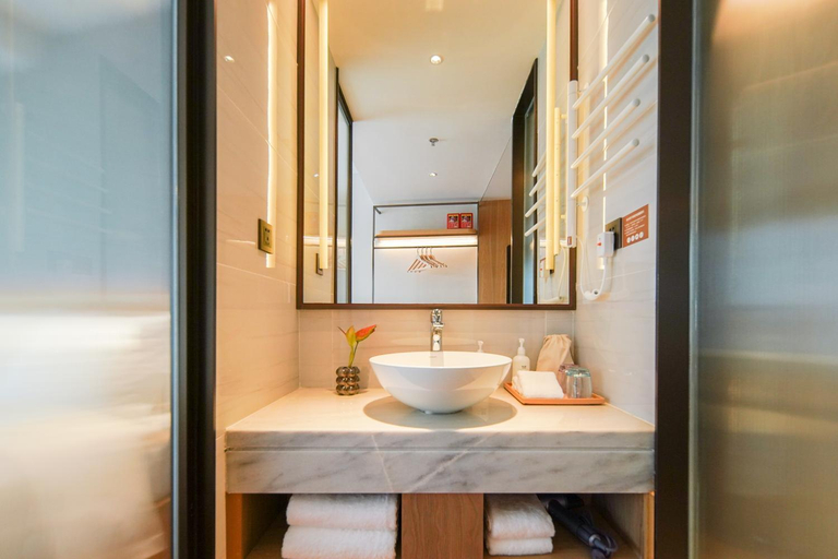Bathroom 4, Jingju Hotel Shenzhen, Shenzhen
