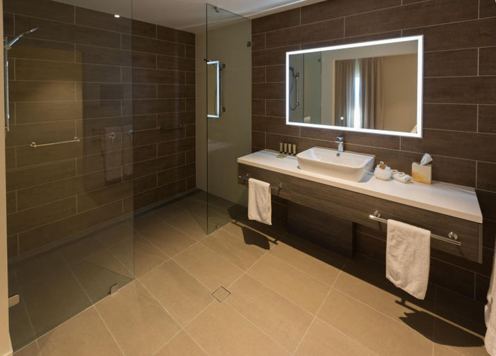 Bathroom 4, Porter's Plainland Hotel, Laidley