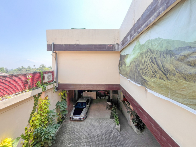Exterior 2, Cozy Bromo Homestay RedPartner, Malang