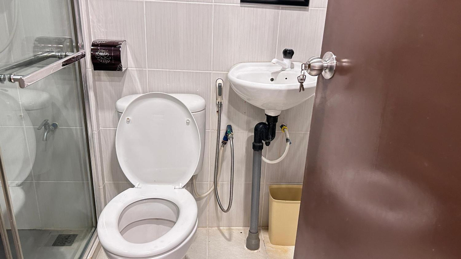 Bathroom 2, New YX oasis hotel 新悦喜雅居自助酒店, Sandakan