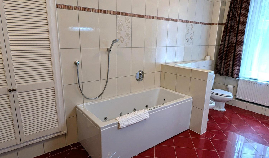 Bathroom 3, Hotel Schloss Sigron, Prignitz