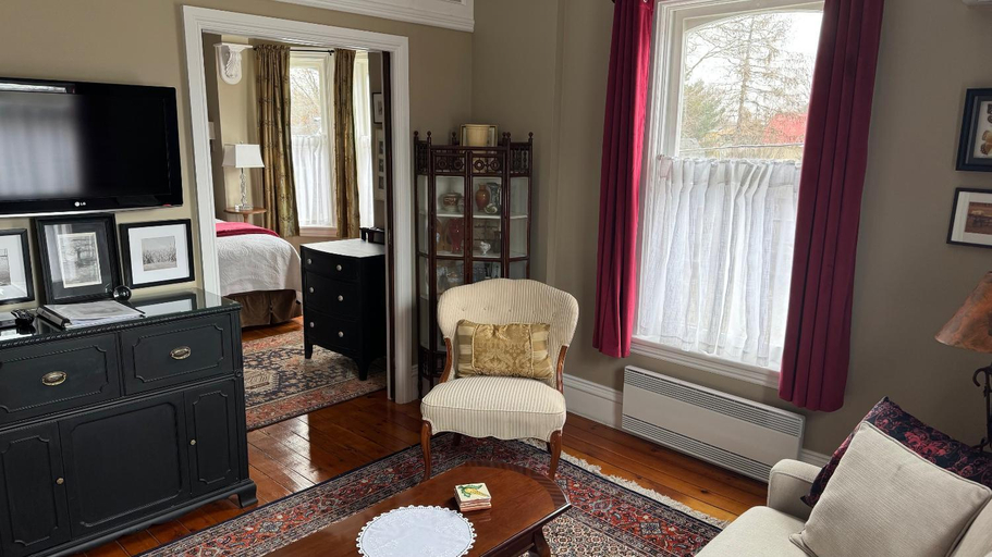 Others 4, The 1885 Suites, Prince Edward