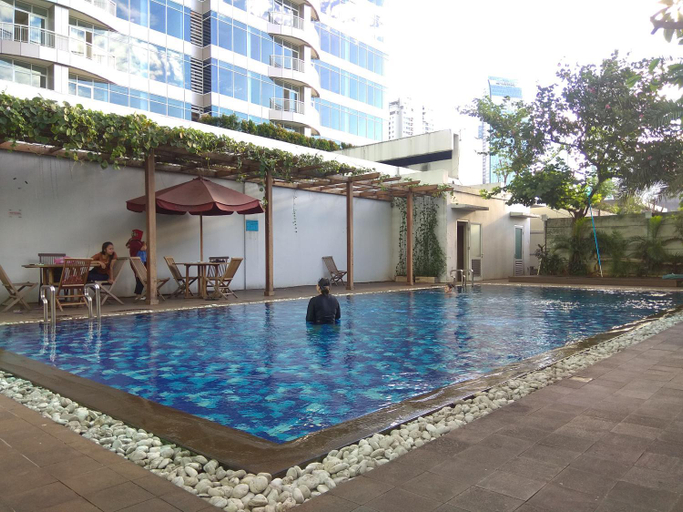 Sport & Beauty 2, Modern Studio at Ambassade Kuningan By Travelio, Jakarta Selatan