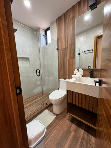 Bathroom 3, Casa Vanora, Dist. Pochutla