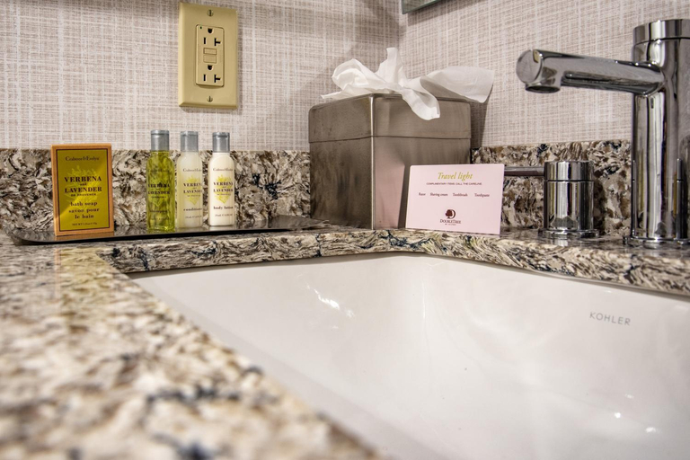 Bathroom 5, DoubleTree by Hilton Dallas - Farmers Branch, Dallas